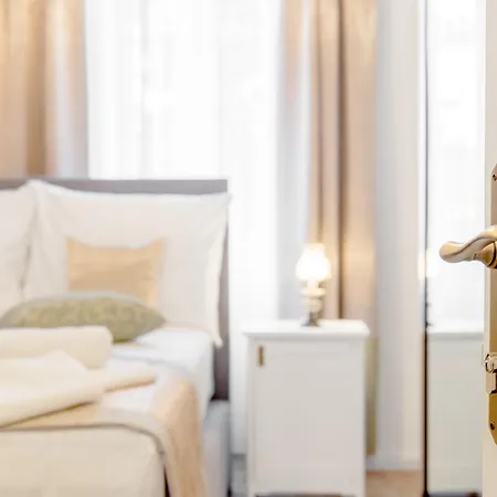 Le Monde Luxury 4*
