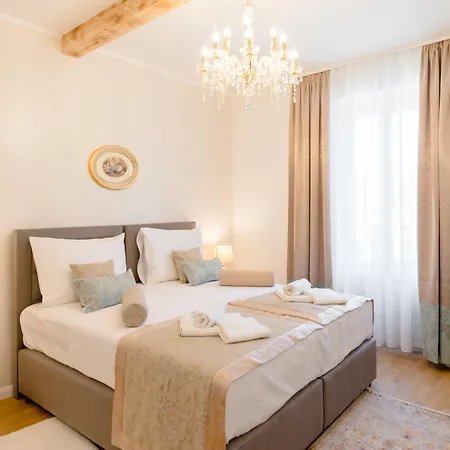 Frühstückspension Le Monde Luxury 4*