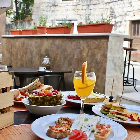 Le Monde Luxury 4*