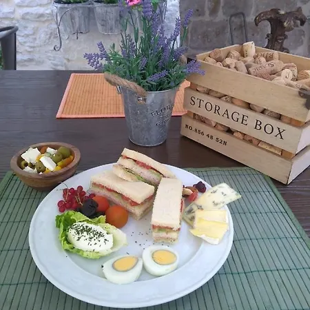 Frühstückspension Le Monde Luxury 4*