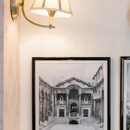 Le Monde - Vintage krevet i doručak Split