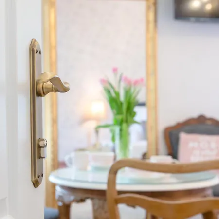 Le Monde - Vintage לינה וארוחת בוקר