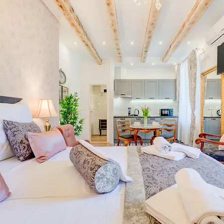 לינה וארוחת בוקר Le Monde - Vintage ספליט