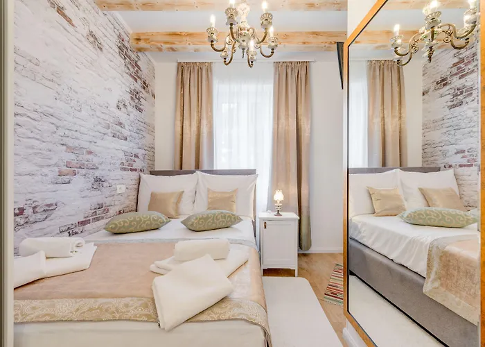 Le Monde - Vintage 4*