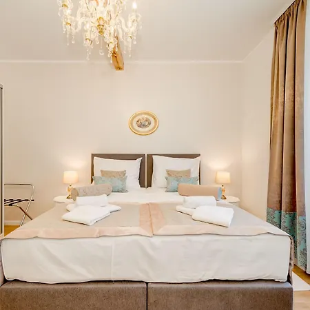 Le Monde Luxury 4*